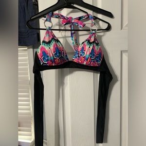 Women’s bikini top size 6